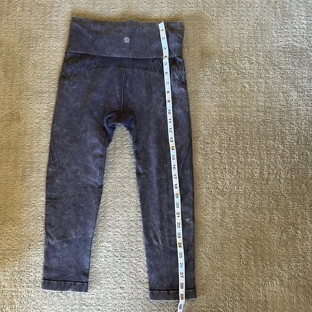 SOLDAthleta Yoga Pants Leggings Tights High Rise Cropped Small Medium EUC Purple - Picture 4 of 16